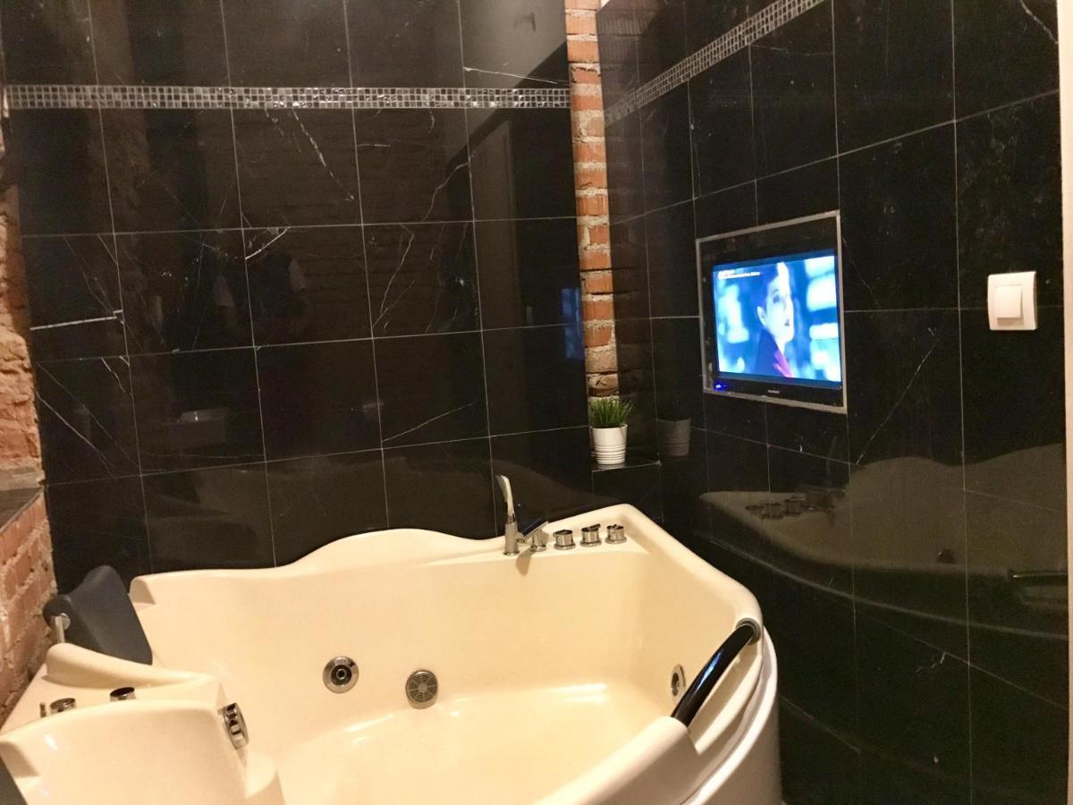 Brno Center Whirlpool Apartment מראה חיצוני תמונה